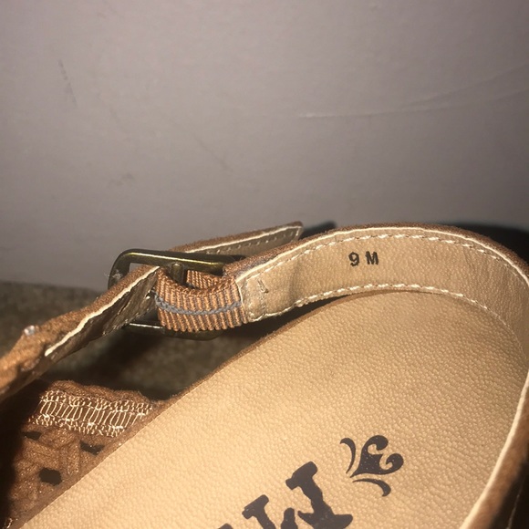 Mudd Brown Wedges - Picture 5 of 8